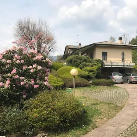 Como, Accogliente Mansarda Nel Verde Le Balze 公寓 Tavernerio